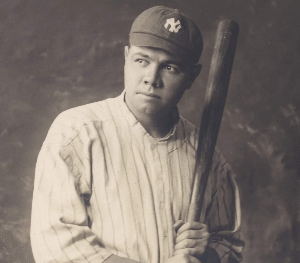 Infographic showcasing Babe Ruth's remarkable stats and moments in baseball.
